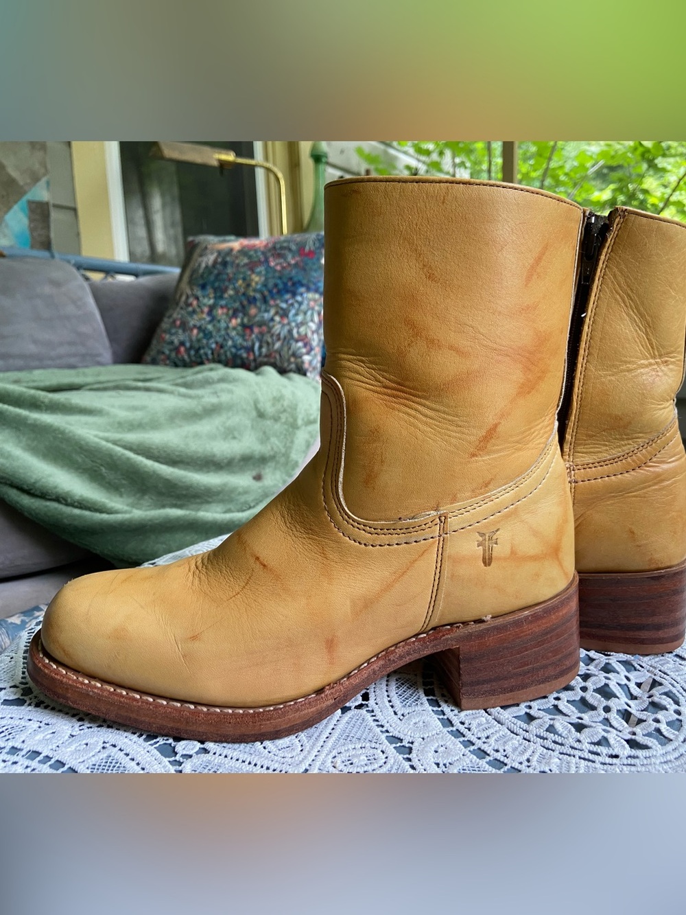 Rare Frye Campus Banana Shorties